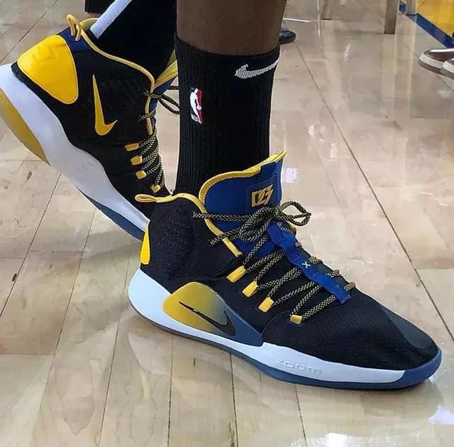 枪手两名后 枪手两名后